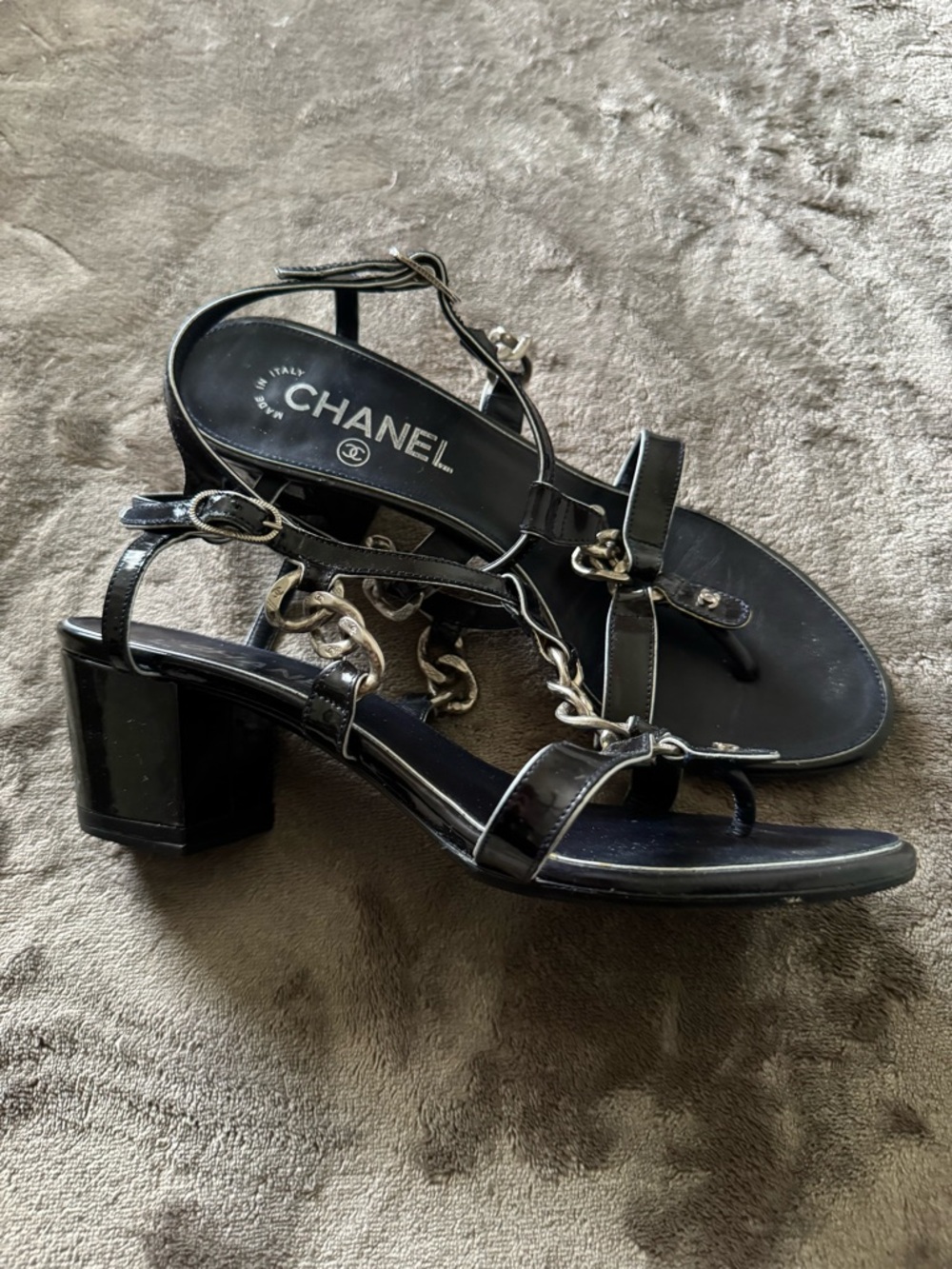 CHANEL Black Patent Leather Chain-Accent T-Strap Sandals - Picture 2 of 6